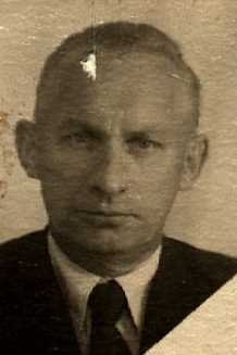 Полк ведет бой -  