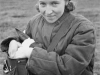 сандружинница Мария Медведева, 1-й Коммунистический батальон им. С.М. Кирова, 25 октября 1941,  Московская обл., д. Головино; фото Бориса Вдовенко.