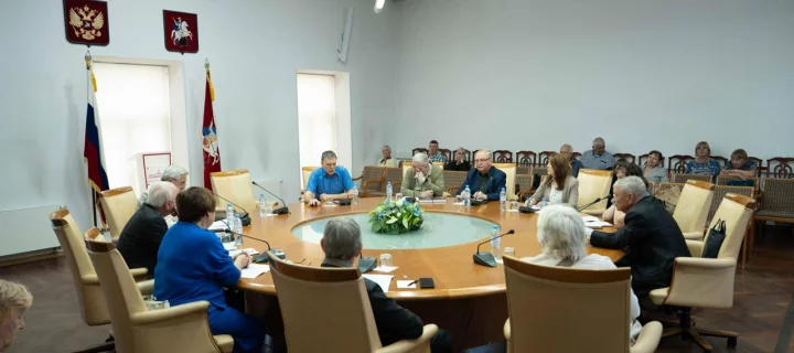 Мы будем помнить вечно подвиг ополченцев!